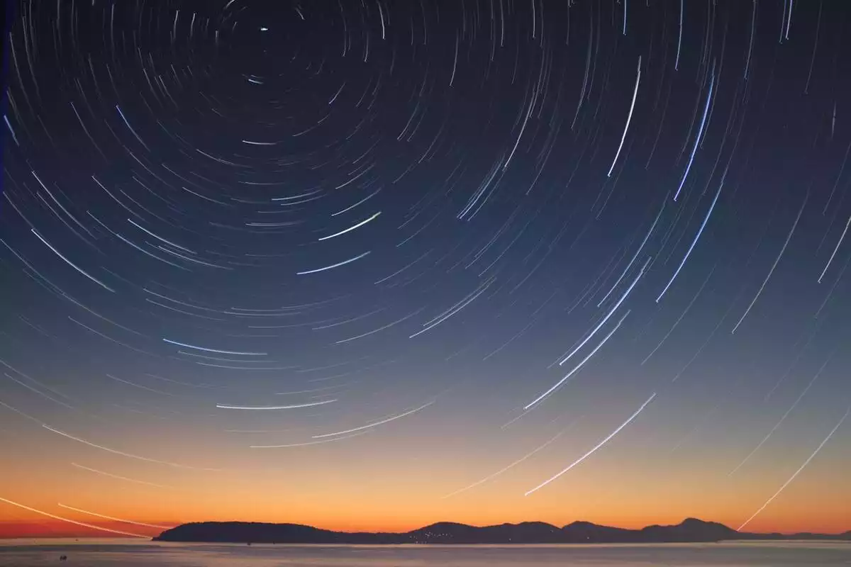 Image du ciel se déplaçant à grande vitesse