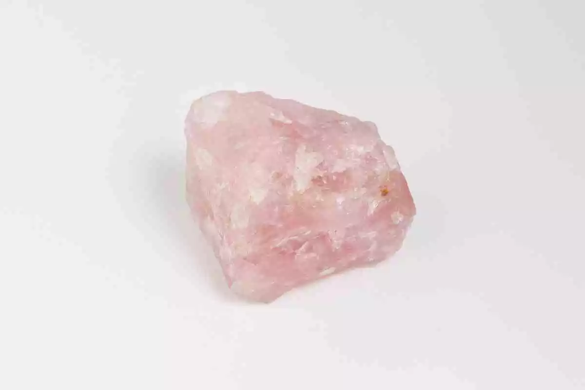 Un morceau de quartz rose