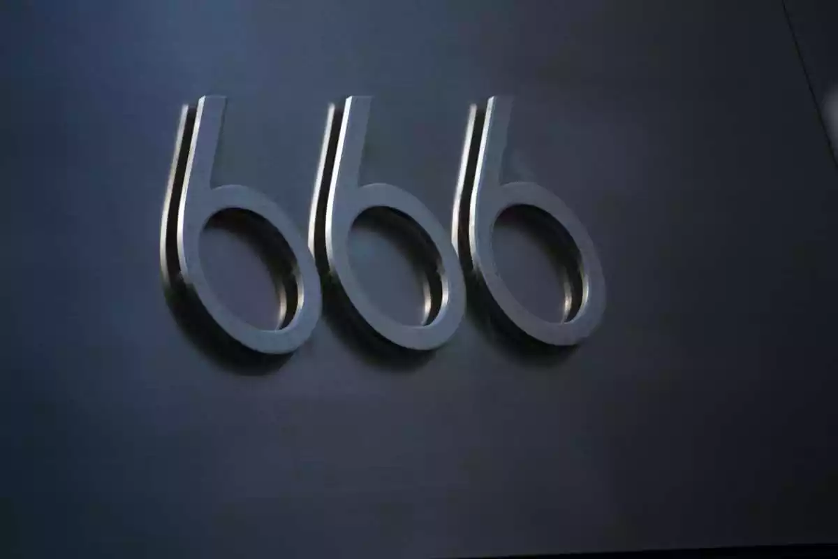 Le nombre 666 dans le métal