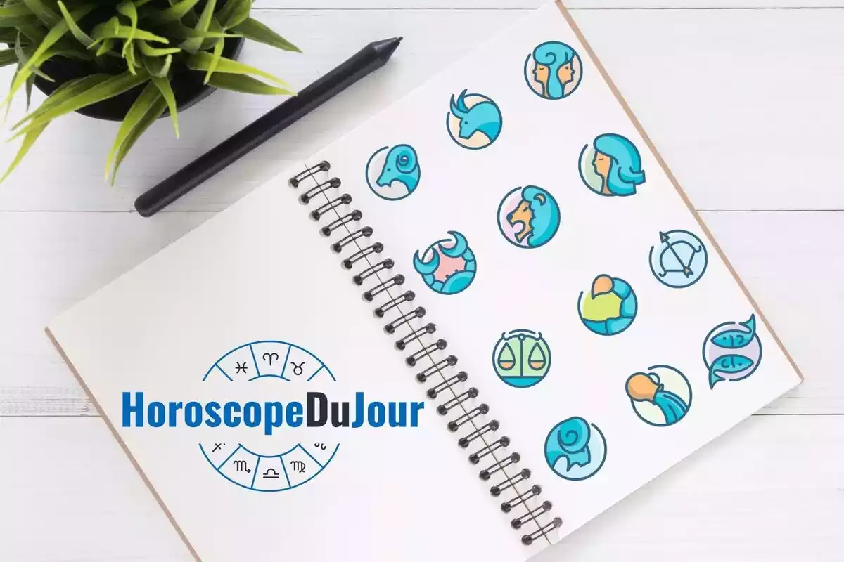 Carnet avec des feuilles vierges et le logo Horoscope du Jour sur une feuille et les 12 signes sur l'autre
